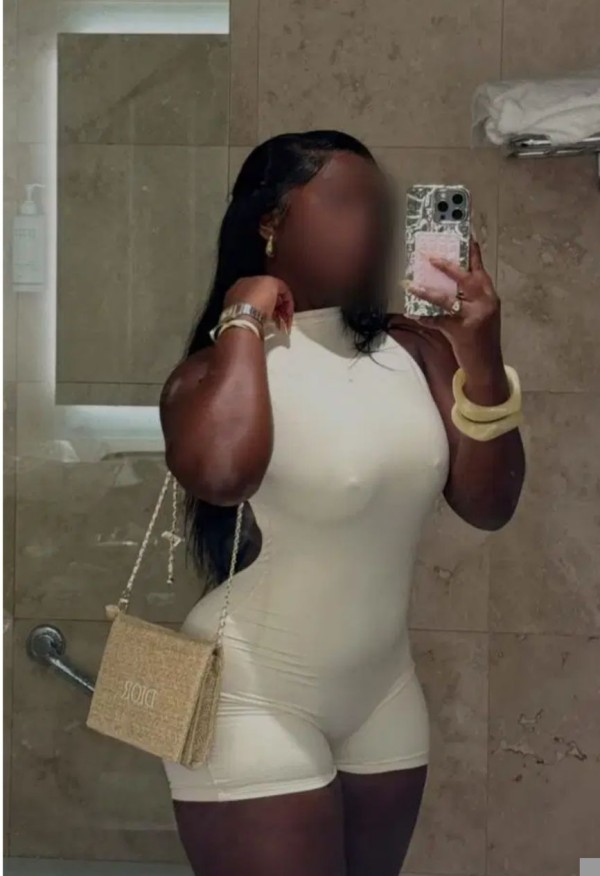 COMEME ME CHORREO A MONTONES