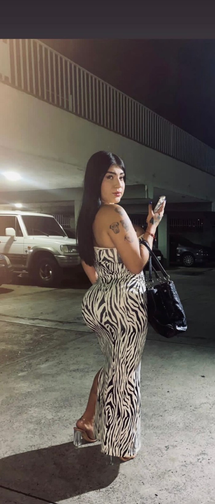 MUJER COMPLACIENTE CARIÑOSA EN BENICARLO CENTRO