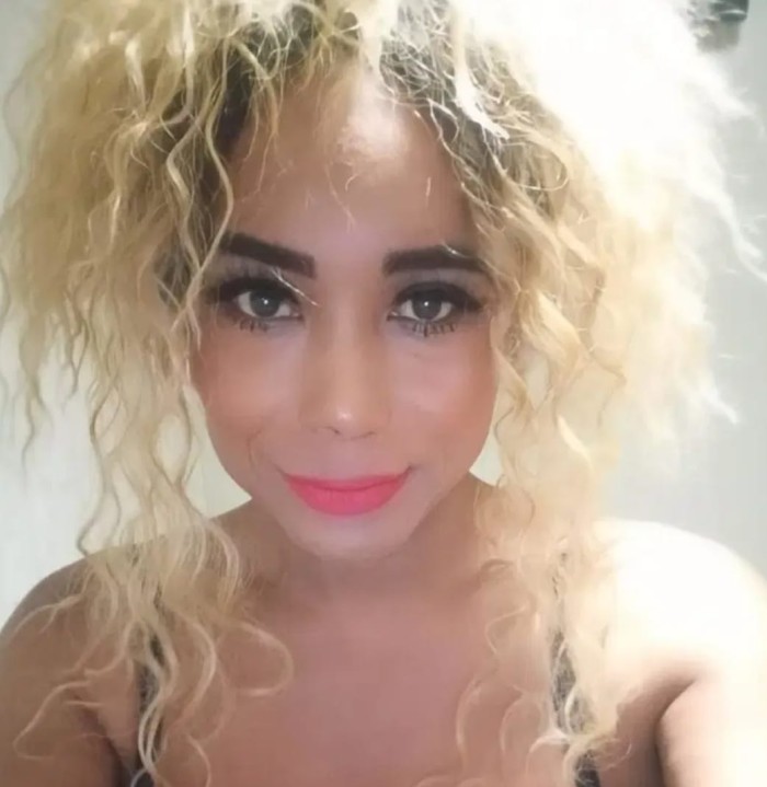 Estupenda Latina VIP toda una diosa y dotación XXL para ti ven