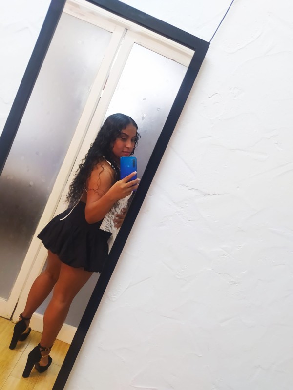 KORAL 33 años, TENTACIÓN ARDIENTE QUE TE PROVOCA….