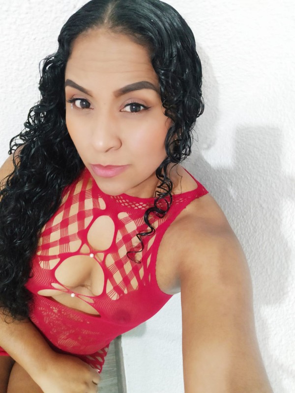 KORAL 33 años, TENTACIÓN ARDIENTE QUE TE PROVOCA….