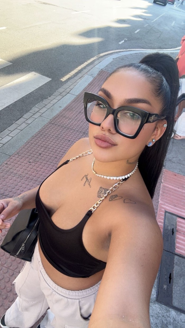 DIANA! CÁLIDA Y COMPLACIENTE MUY COMPLETITA