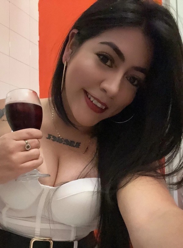 ¿Buscas una buena puta? Pincha y llámame