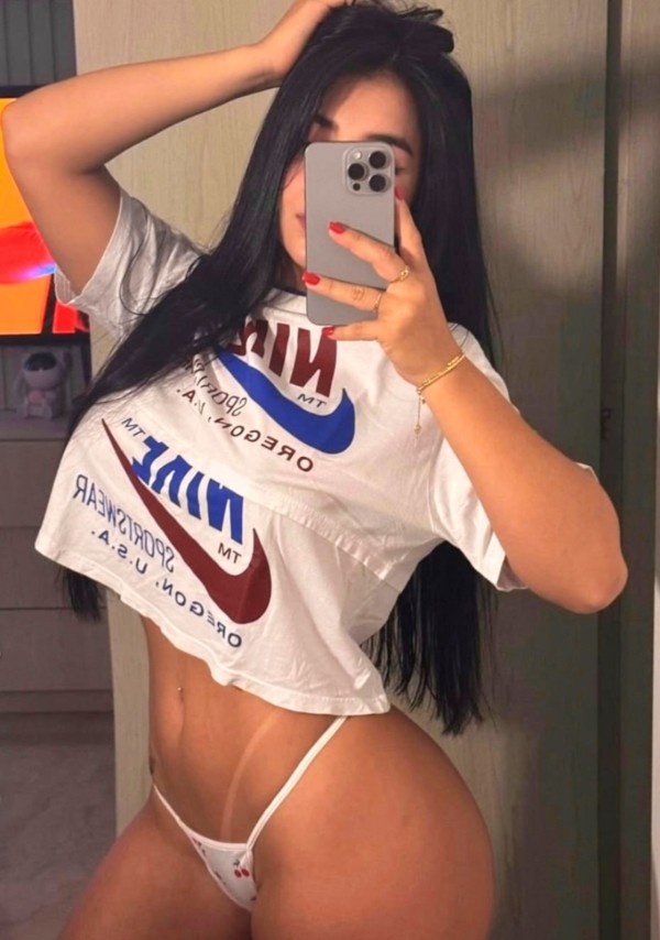 Martina rica Jovencita con vagina apretadita !! perrita y complaciente