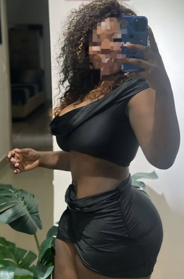 Hermosa morena cañera tragona fiestera en Beasain