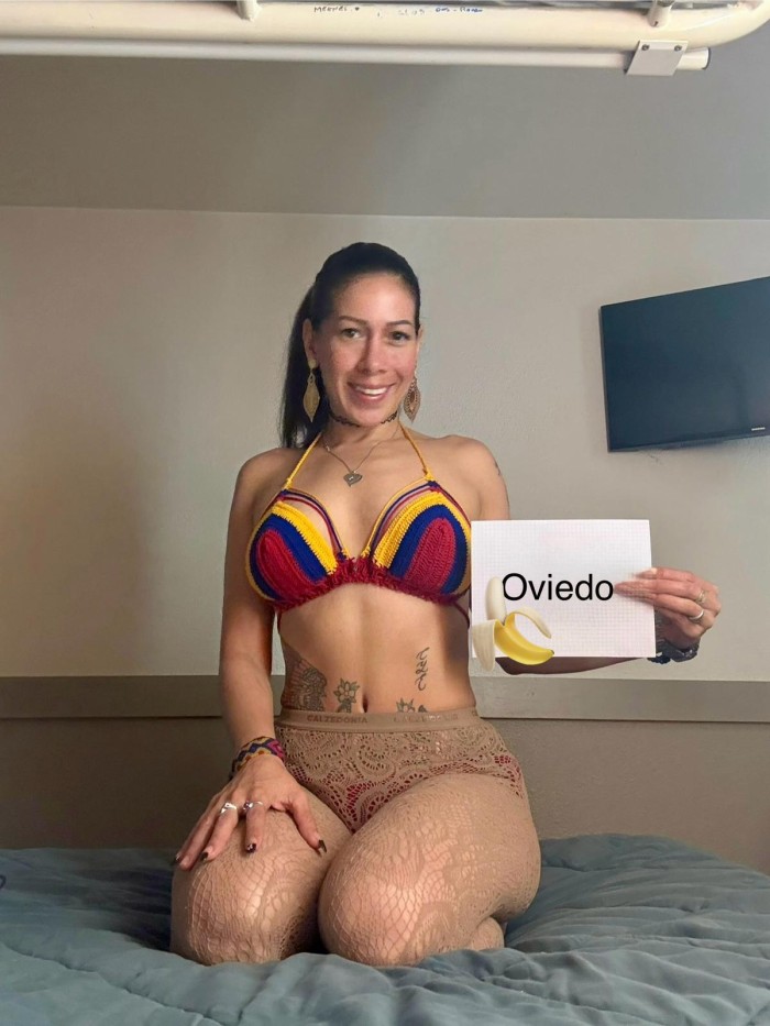 RECIEN LLEGADA A OVIEDO. MORBOSA Y VICIOSA.