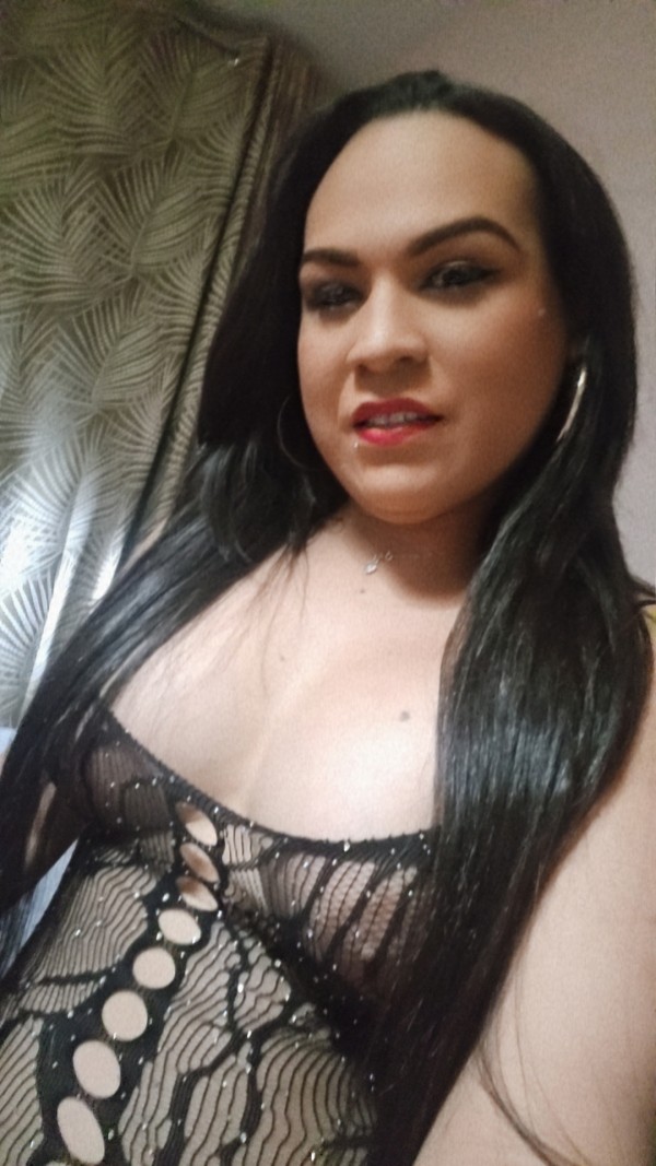 recién llegada trans latina guapisima fiestera y dotada
