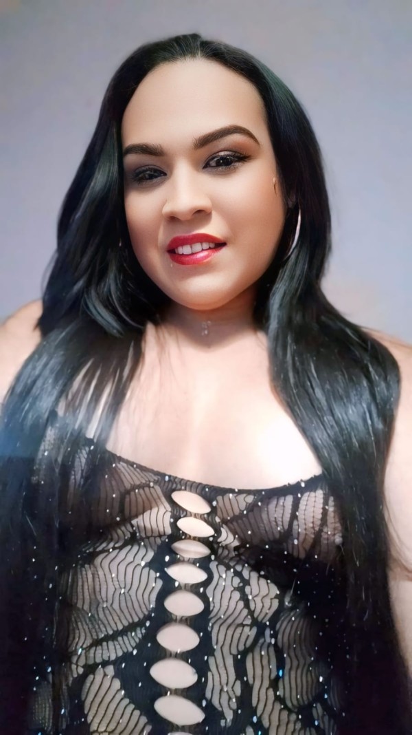 recién llegada trans latina guapisima fiestera y dotada