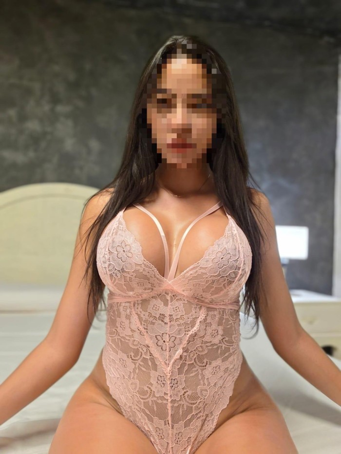 GUAPA CANDELA LATINA DE COLOMBIA