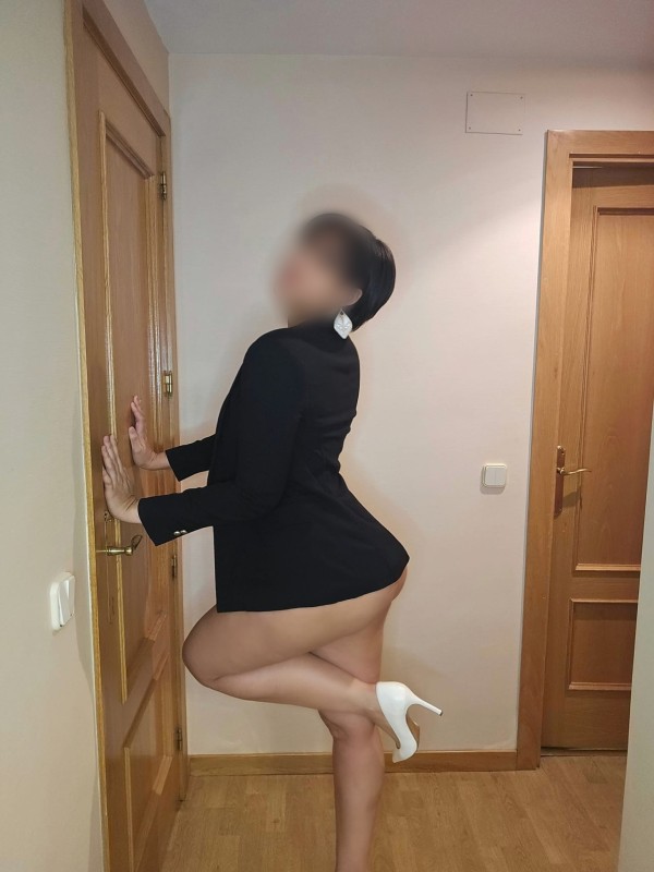 Camila – Venezolana sensual, elegante y