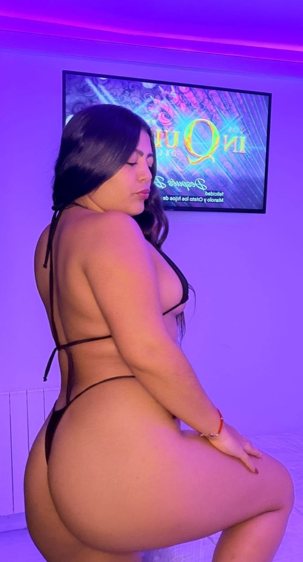 JOVENCITA COLOMBIANA VEN A CUMPLIR TUS FANTASIAS