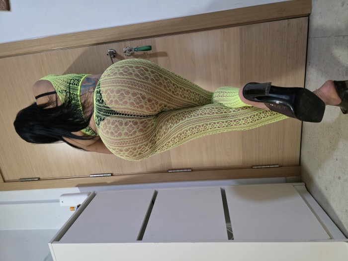 TETITAS PEQUEÑAS CULO GRANDE