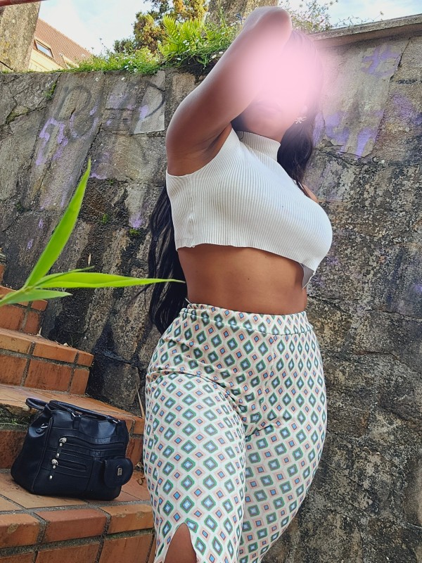 Soy Andrea, me considero carismática, sexy, apasionado y graciosa. Ven