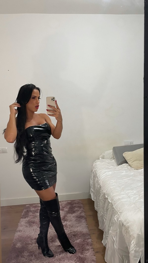 BRASILEÑA Caliente otra vez en CORUÑA