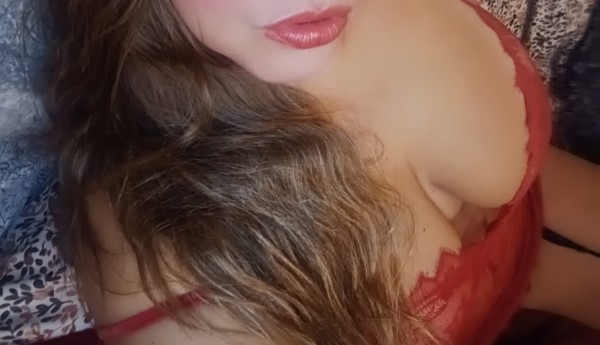 Hola chicos soy Lara muy sensual con mucha ganas de fiesta