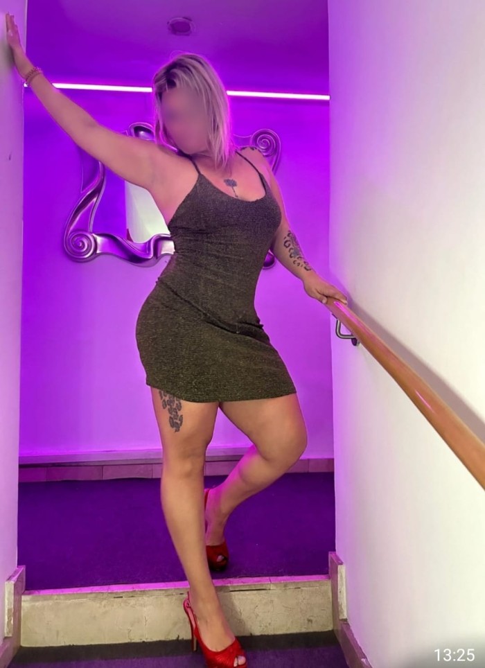 Española Valenciana rubia muy sexy y fiestera