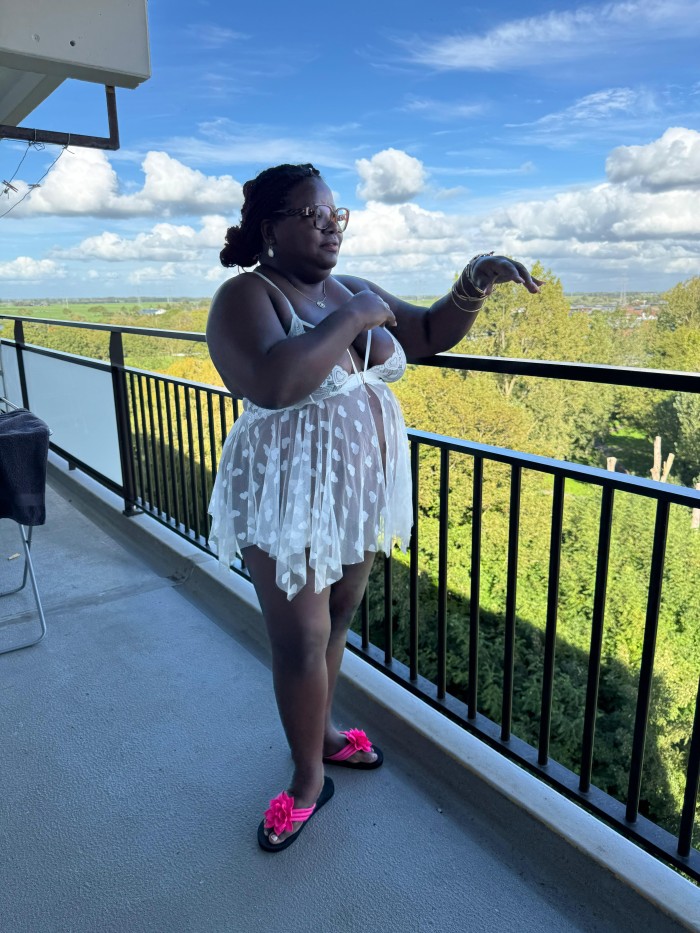 Gordita bien cachonda con ganas de placer