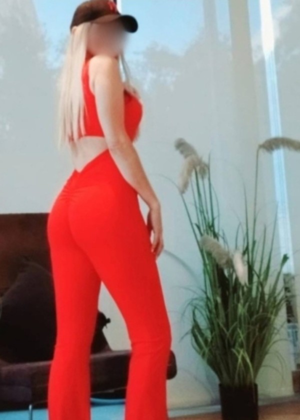 DULCE TIERNA Y NATURAL TU MASAJISTA AMIGA DISCRESION TOTAL