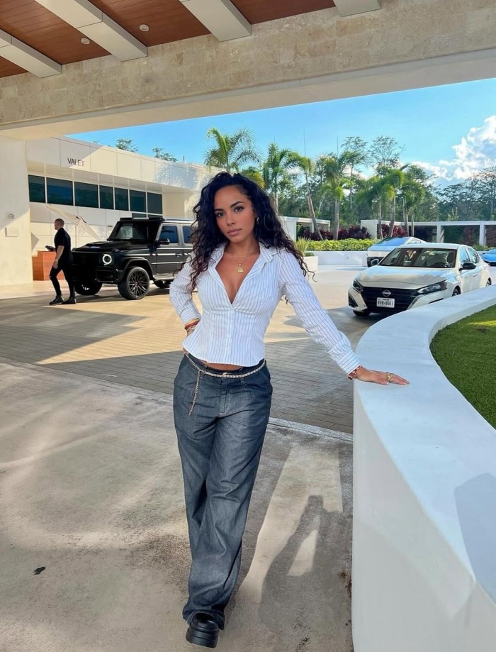 Escort de lujo muy guapa con ganas de sexo