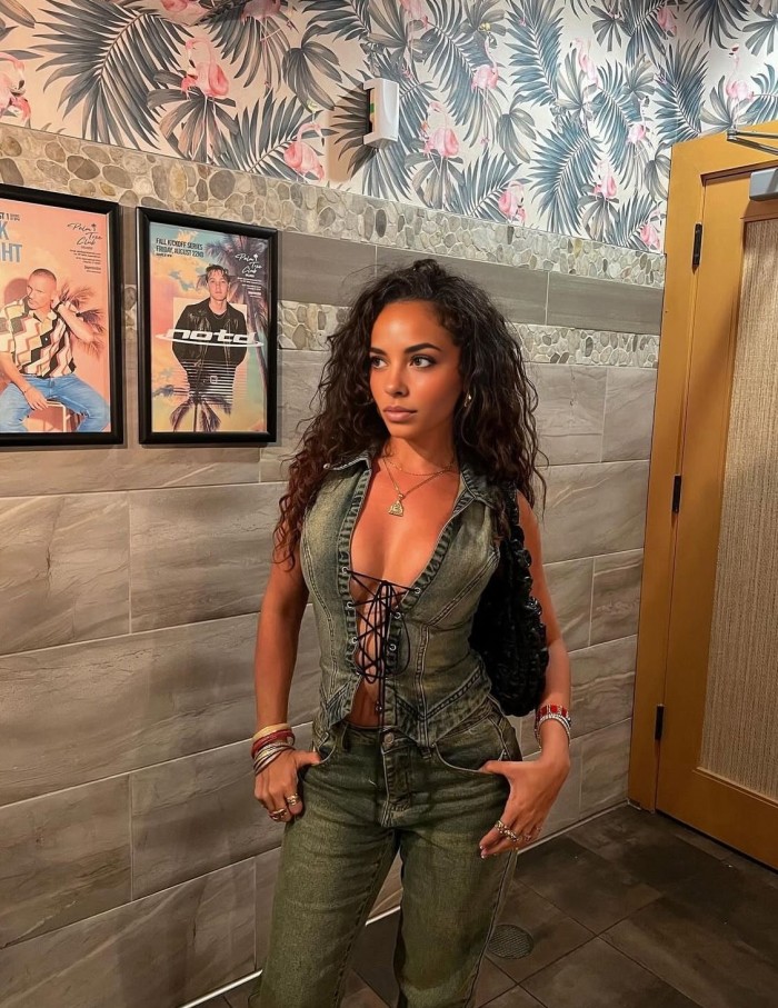 Escort de lujo muy guapa con ganas de sexo