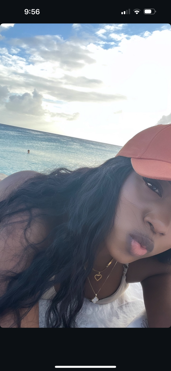 Morena complaciente y discreta en igualada