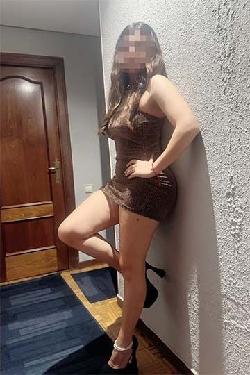 POTENTE NIÑATA DELGADITA TRAGO DE NOVIOS MUY CAÑERA Y TRAGONA