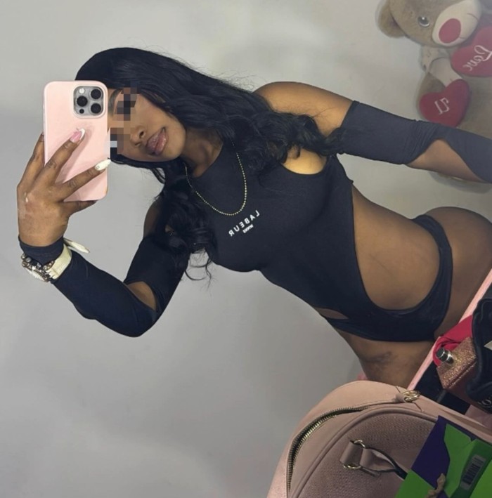 Rosa Extrovertida mulata