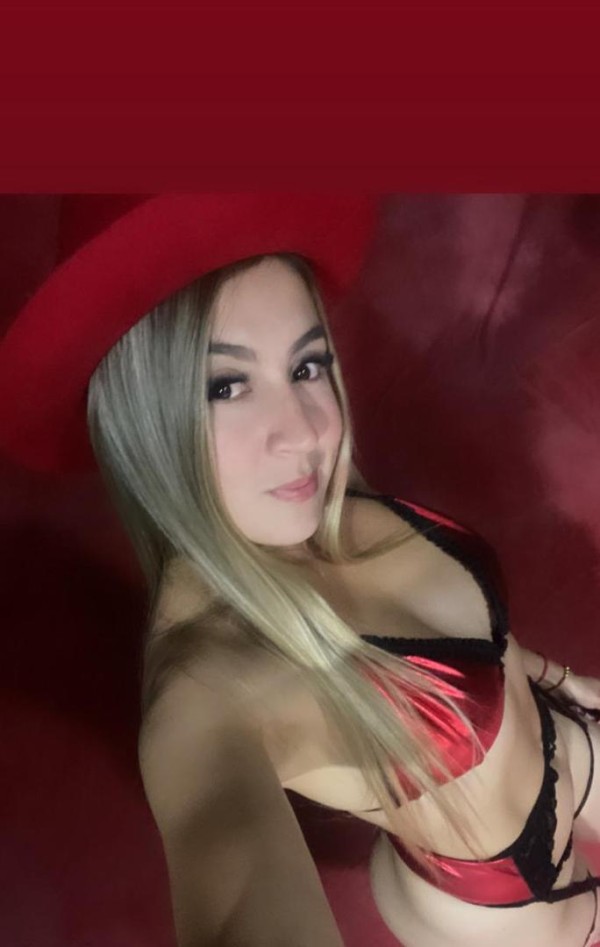 ESTOY EN EL MÉDANO. ¡COLOMBIANA EXPLOSIVA RECIEN LLEGADA A LA ISLA!