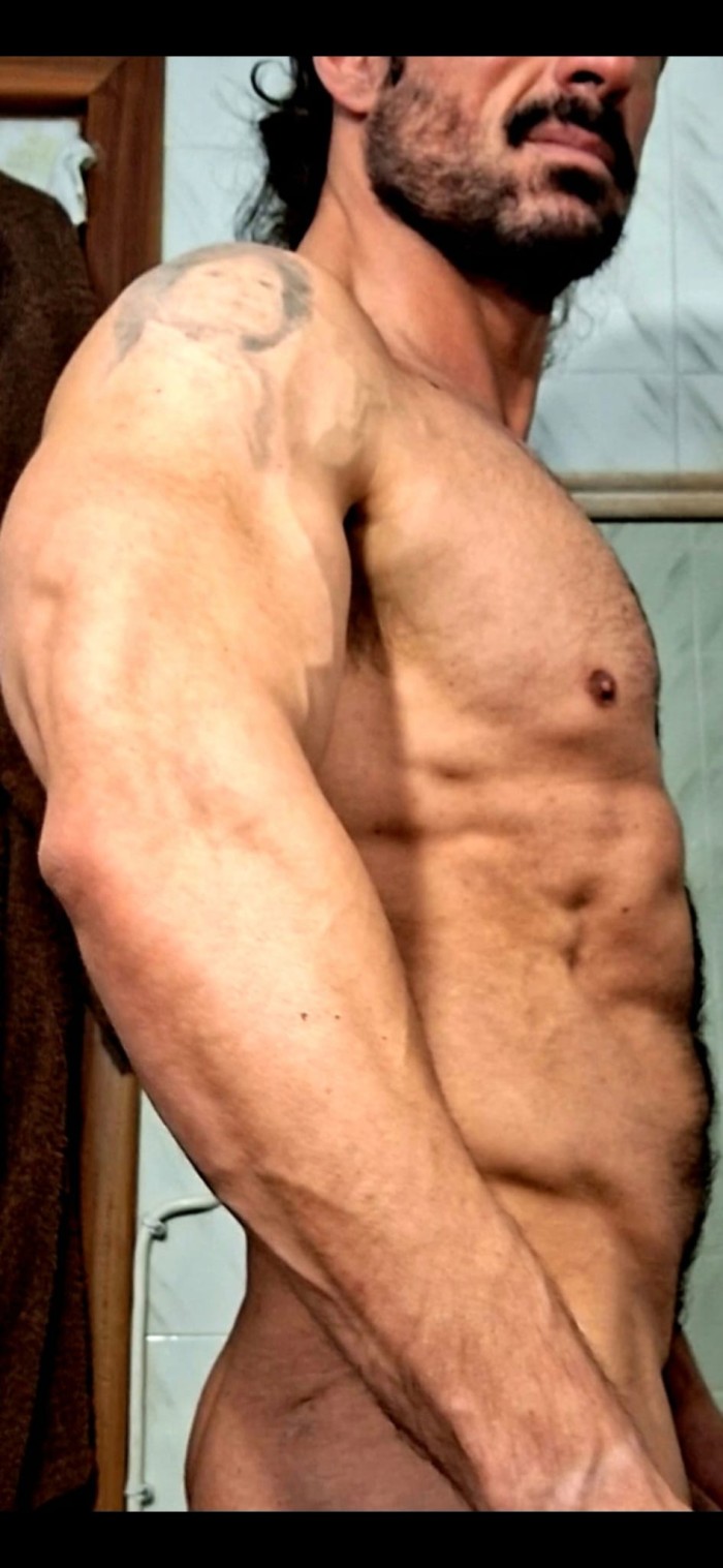 GIGOLÓ SOLO PARA MUJERES