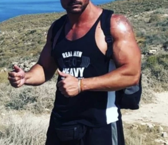 GIGOLÓ SOLO PARA MUJERES