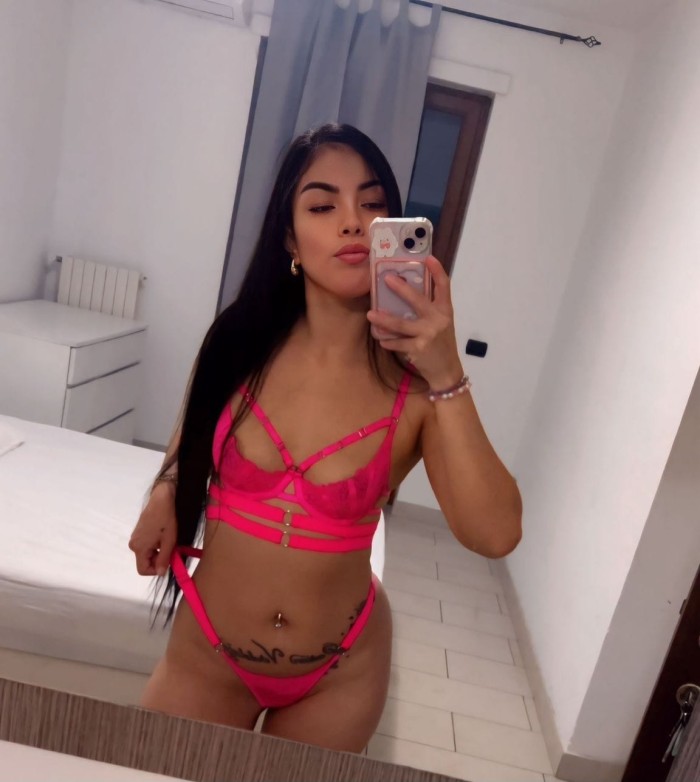 COLOMBIANA NOVEDAD SEXY, DULCE Y CARIÑOSA IMPLICAD