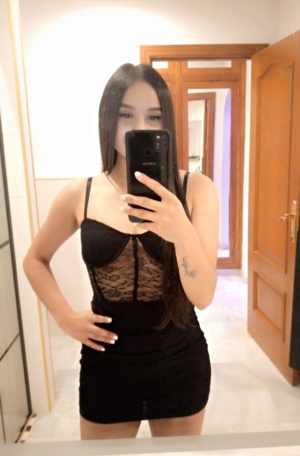 Joven y atractiva NOVEDAD