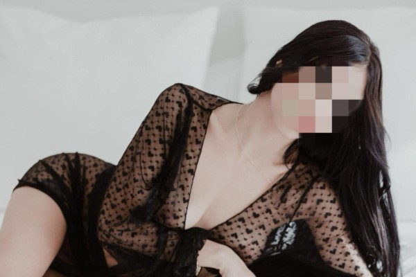 Laura recién llegada Mucha fiestas