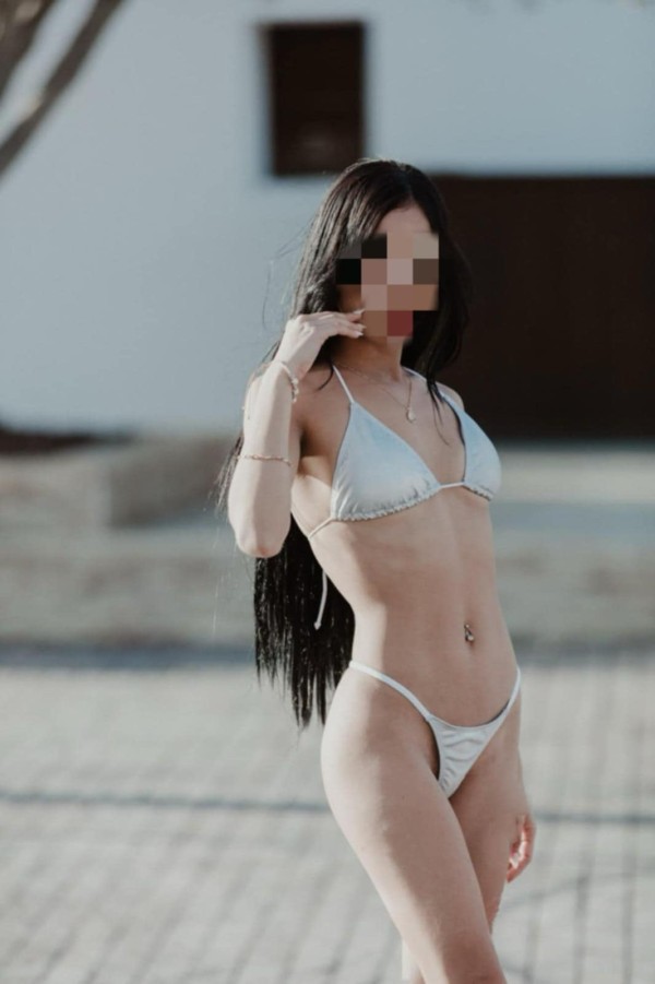 Laura recién llegada Mucha fiestas