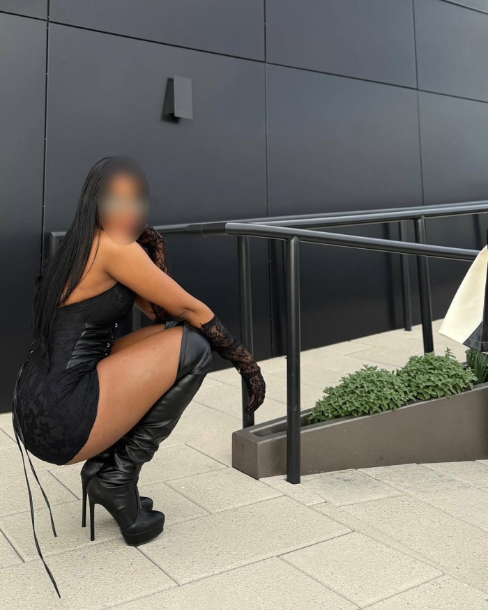 EN ZAMORA MORENAZA COQUETA LATINA DE LUJO