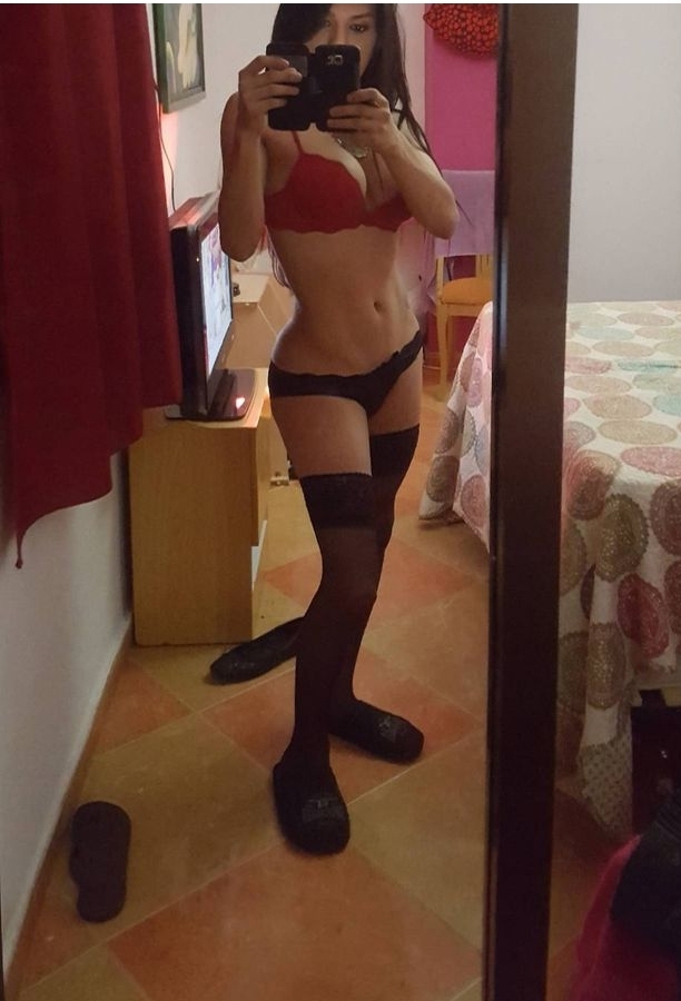 Karla soy de las que te gustan bien cachonda vicio