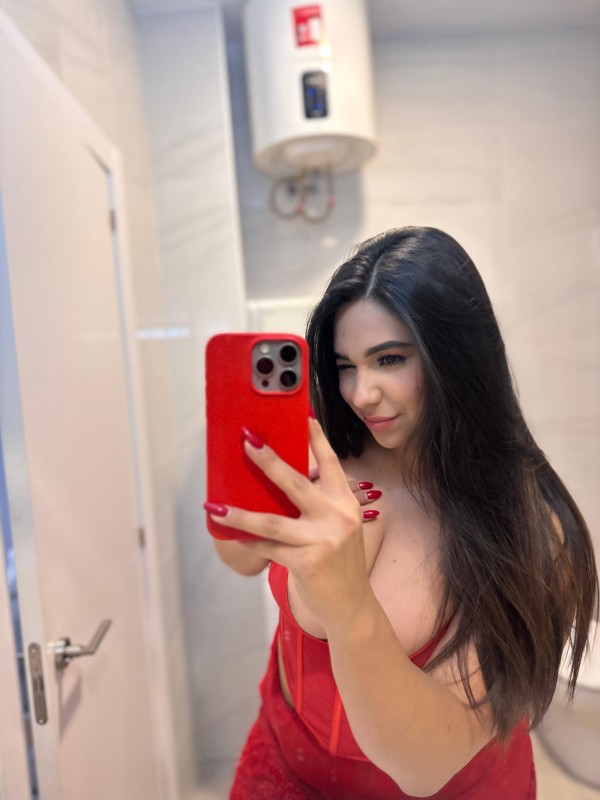 HERMOSA MUJER MORBOSA Y MUY CURIOSA EN VALENCIA