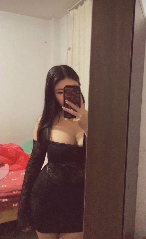 Latina morena por primer vez en tu cuidad