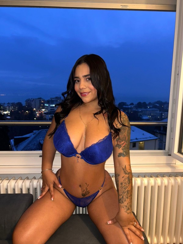 Ven y disfruta con mis grandes TETAS Y UNA RUSSA DELICIOSA PARA TI677132907