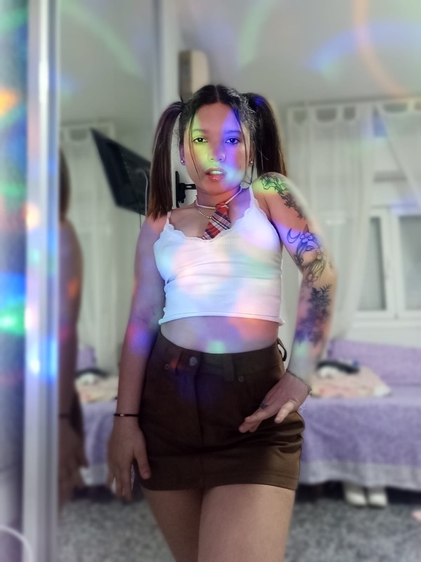 NOVEDAD JOVENCITA CALIENTE CON GANAS DE POLLA…