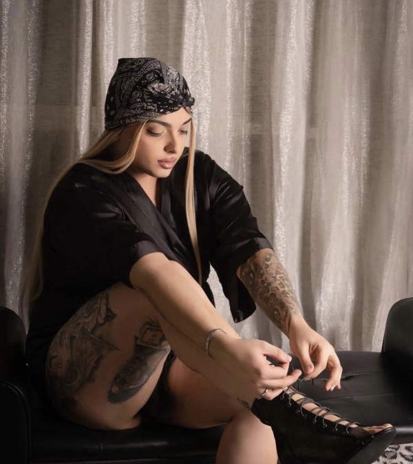 KAROL TRANS ANDALUZA EN JEREZ…FIESTA..BEBIDA..JUGUETES..24H