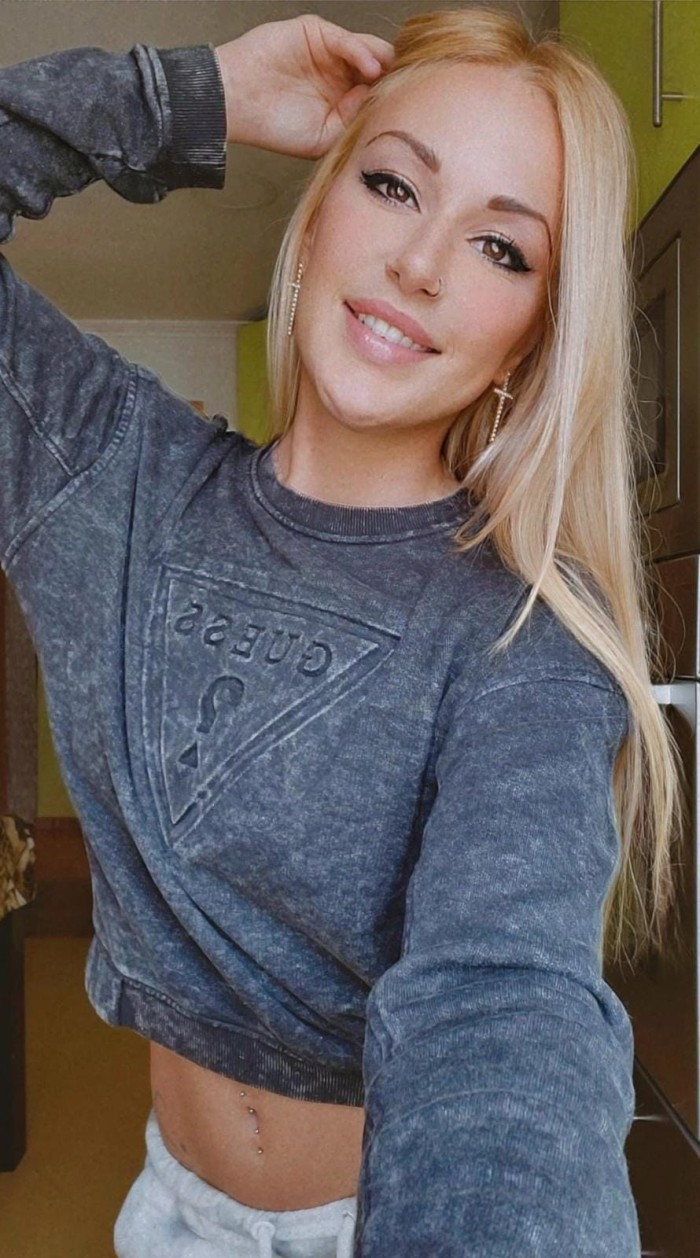 ADRIANA 27 AÑOS PRECIOSA CHICA RUBIA ESPAÑOLA