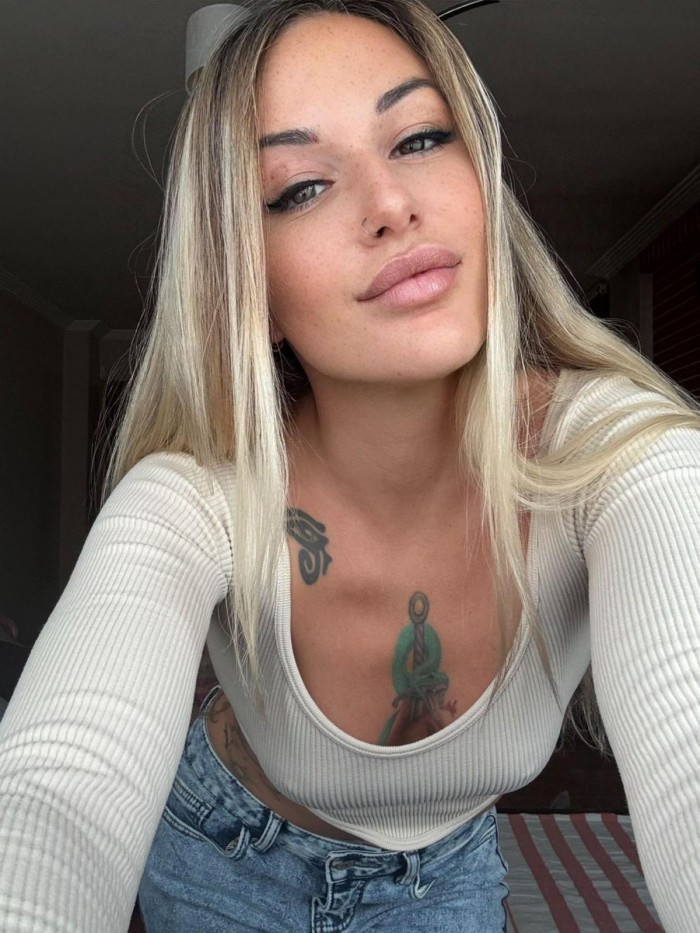 ADRIANA 27 AÑOS PRECIOSA CHICA RUBIA ESPAÑOLA