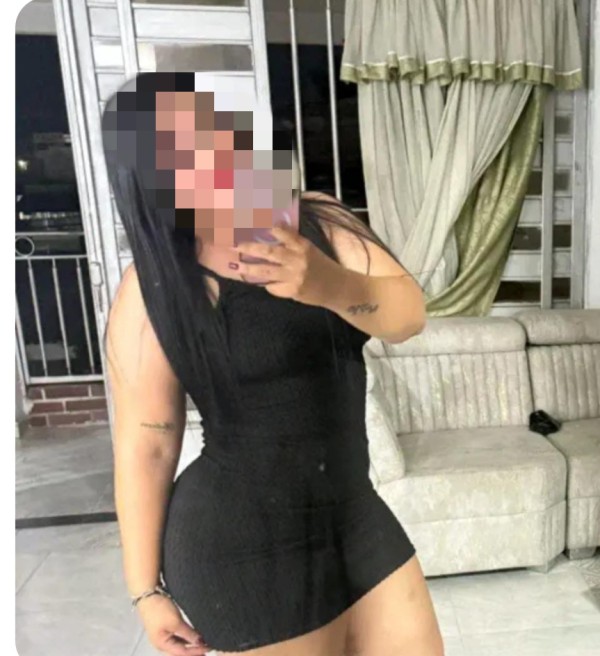 Llego tú guarra que te la chupa hasta sacarte toda tu leche