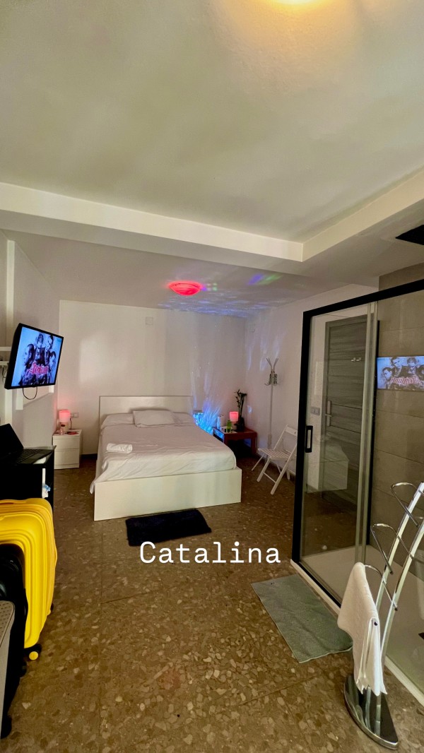 En MÁLAGA BOMBON LATINO CATALINA TRANS CROOS EXCLUSIVA ,fosasa ,fiestera