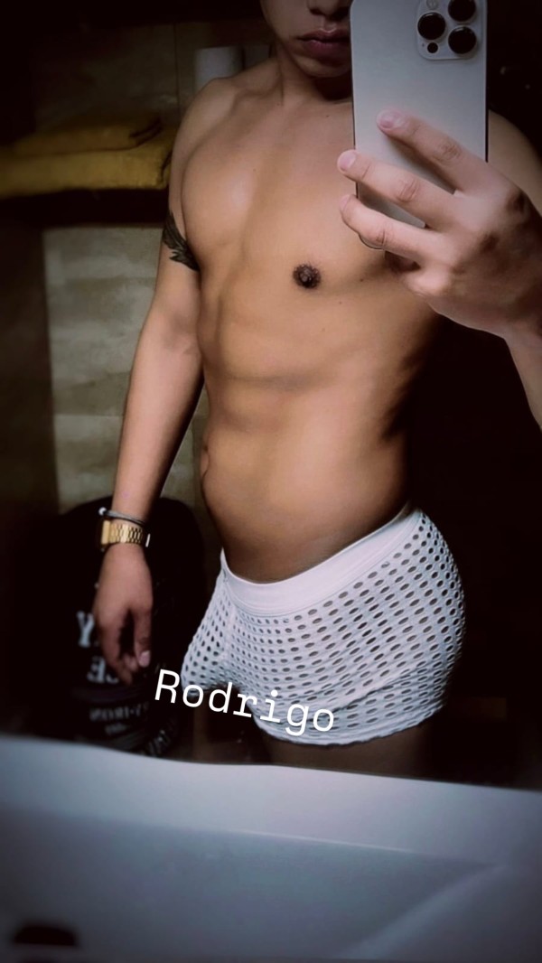 NOVEDAD EN LEÓN ,DISCRETO ,EXCLUSIVO,FIESTERO ,con PISO PRIVADO .