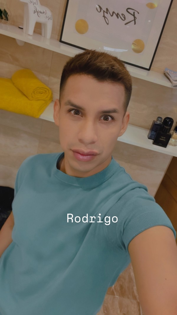 NOVEDAD EN LEÓN ,DISCRETO ,EXCLUSIVO,FIESTERO ,con PISO PRIVADO .