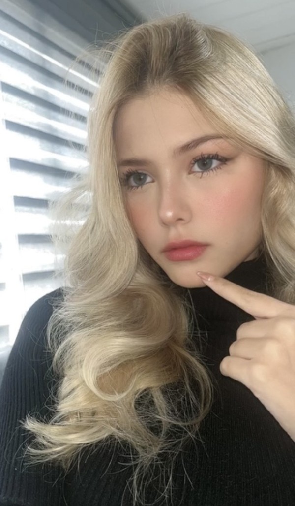 Guapísima jovencita latina NOVEDAD (GERONA)