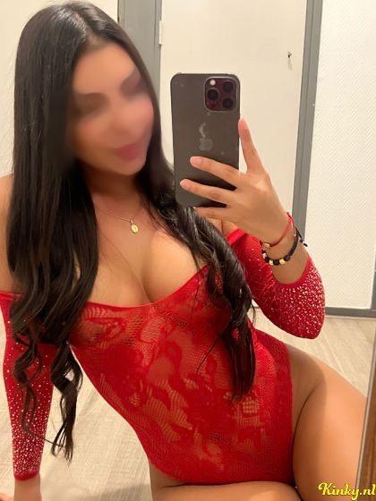 DIME LO Q BUSCAS TE DARE LO Q QUIERES