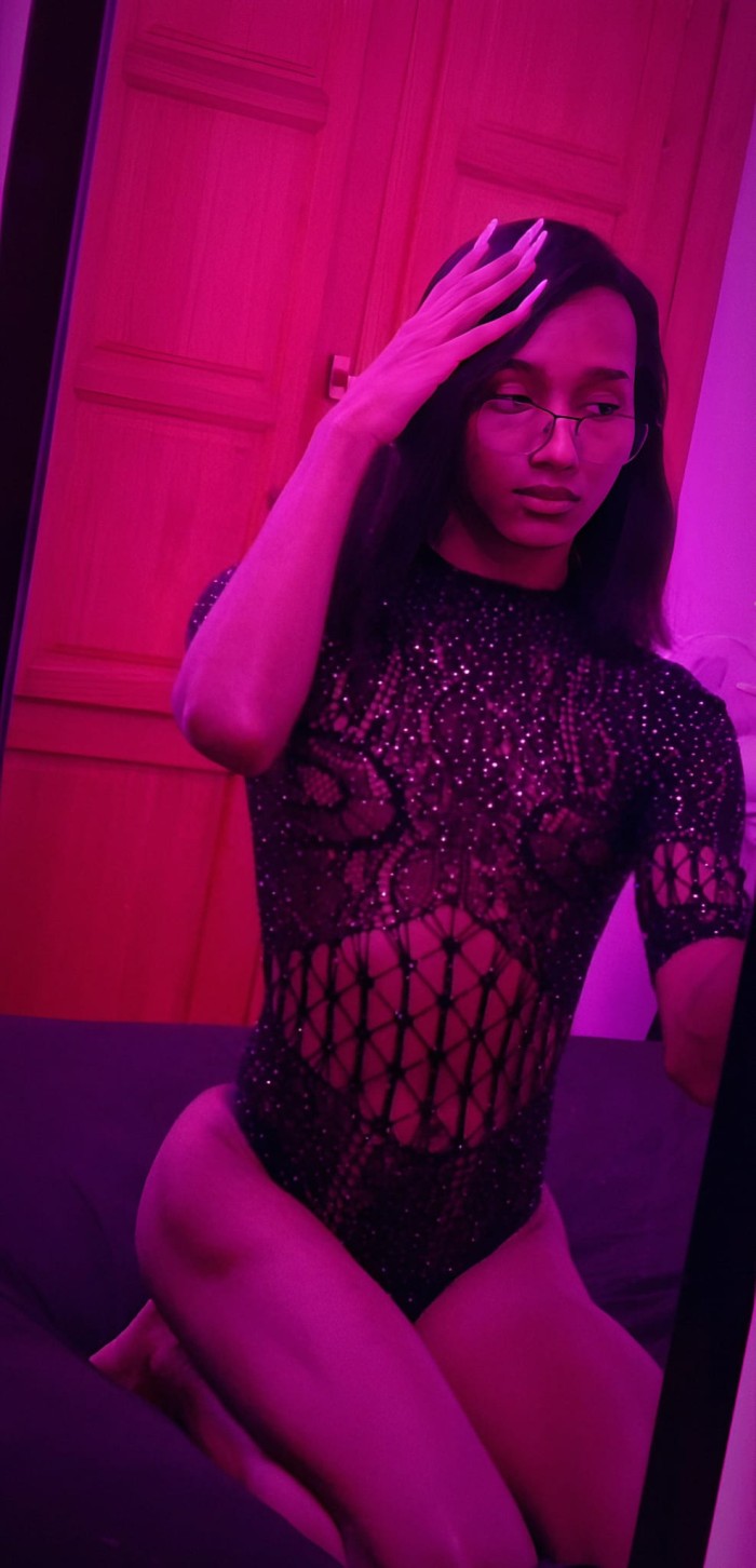 TRANS PASIVA DELGADITA MUY MAJA